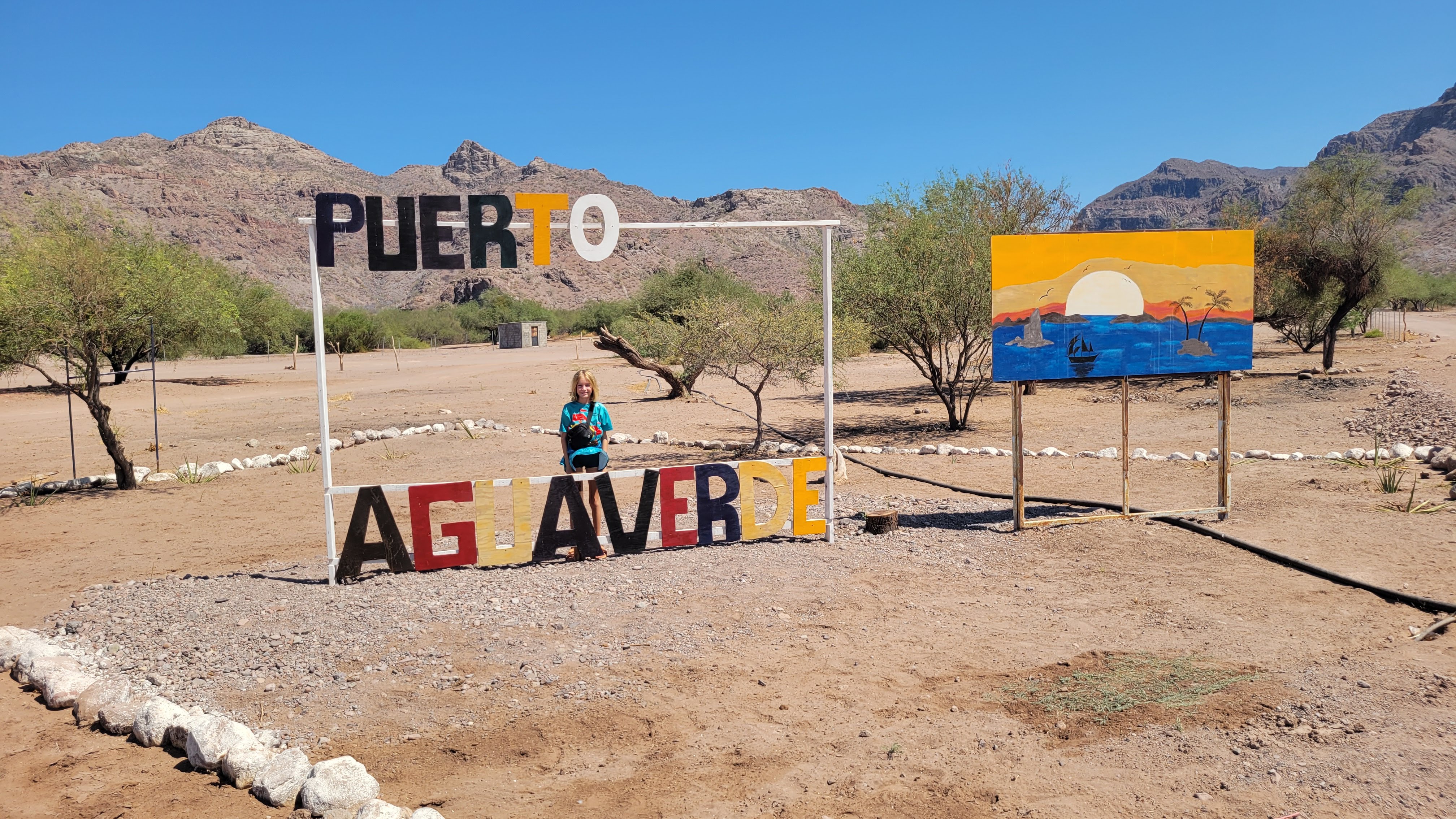 Fira In Agua Verde Sign
