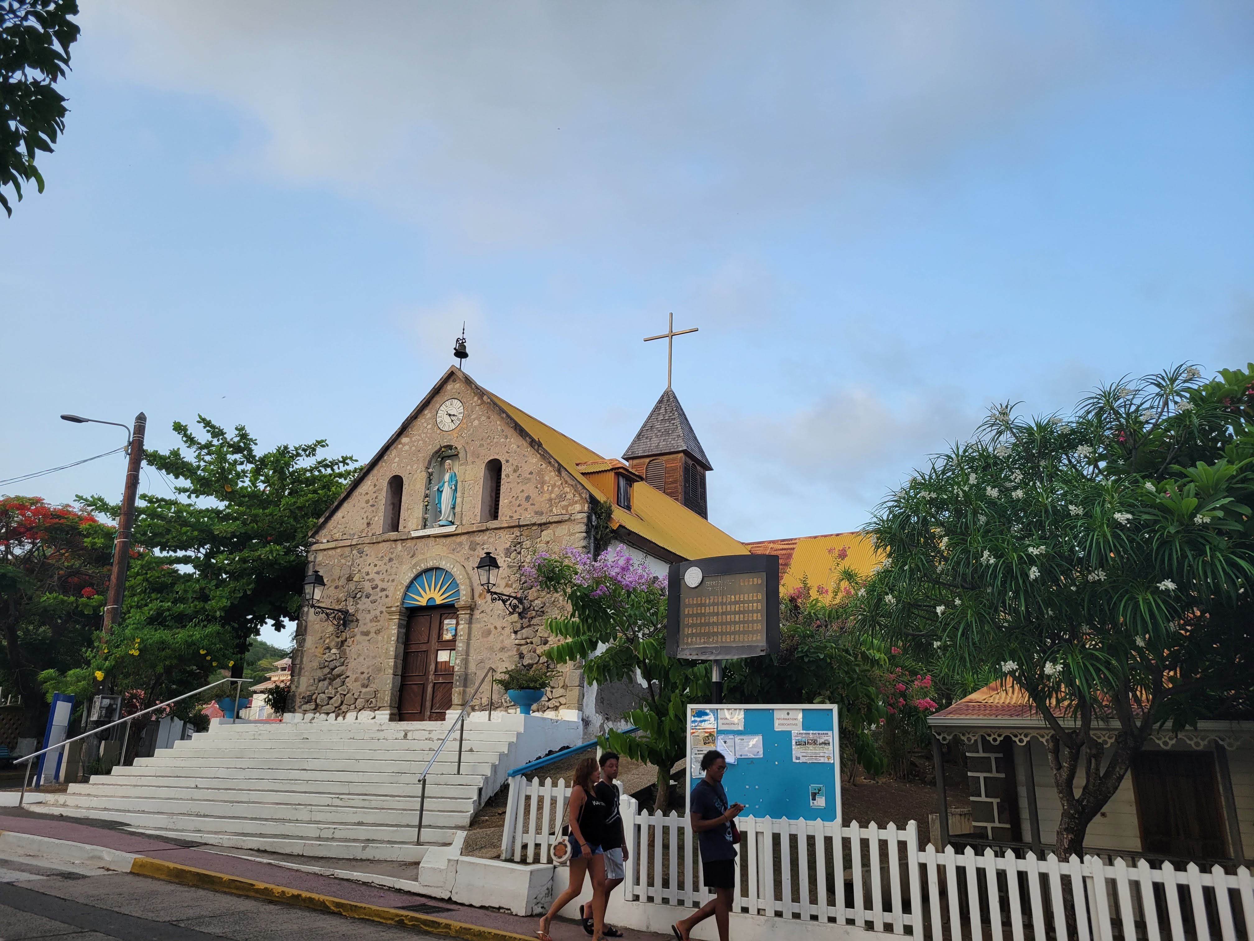 Les Saintes Church